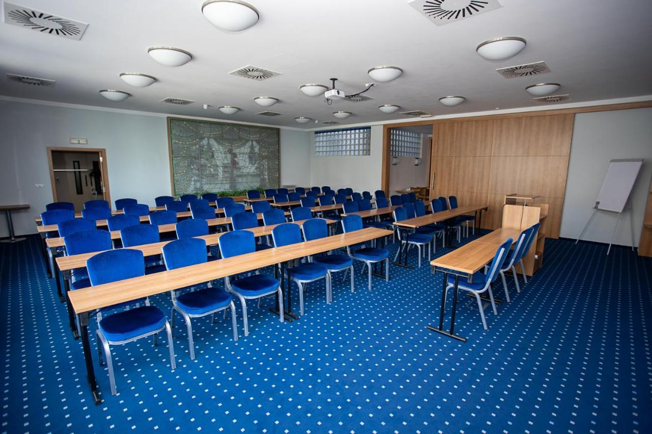 Hotel Grand Hradec Králové المظهر الخارجي الصورة