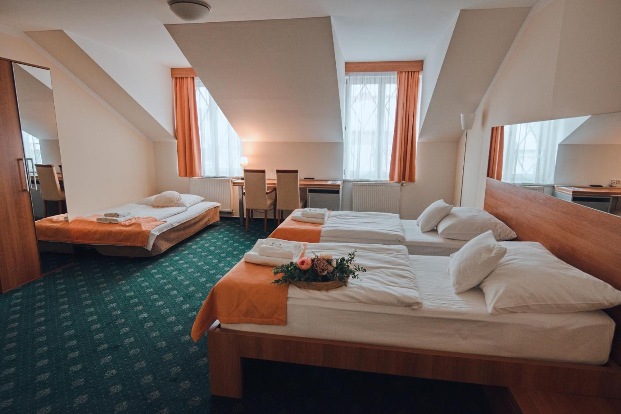Hotel Grand Hradec Králové المظهر الخارجي الصورة
